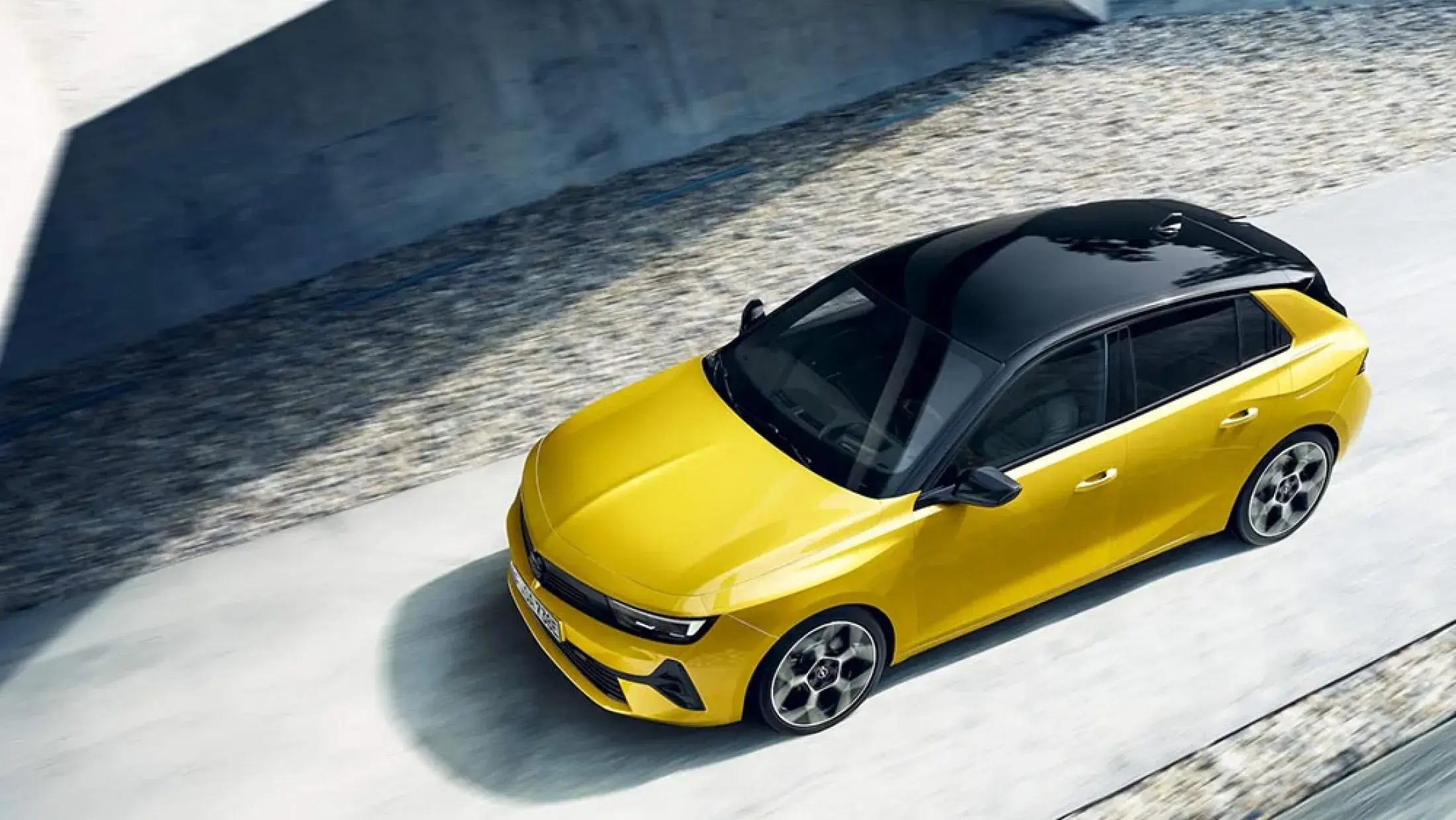 Opel Astra Plug-in Hybrid zwart dak