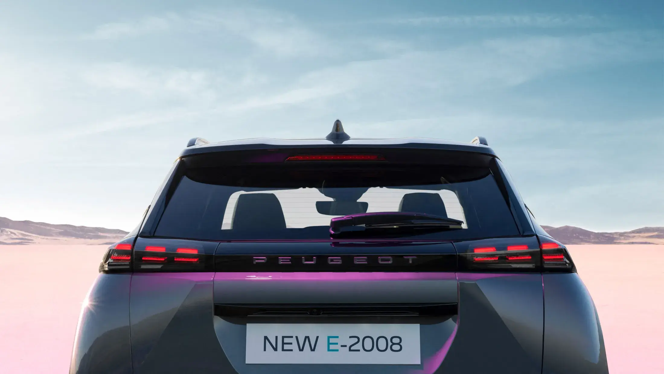 PEUGEOT_E-2008