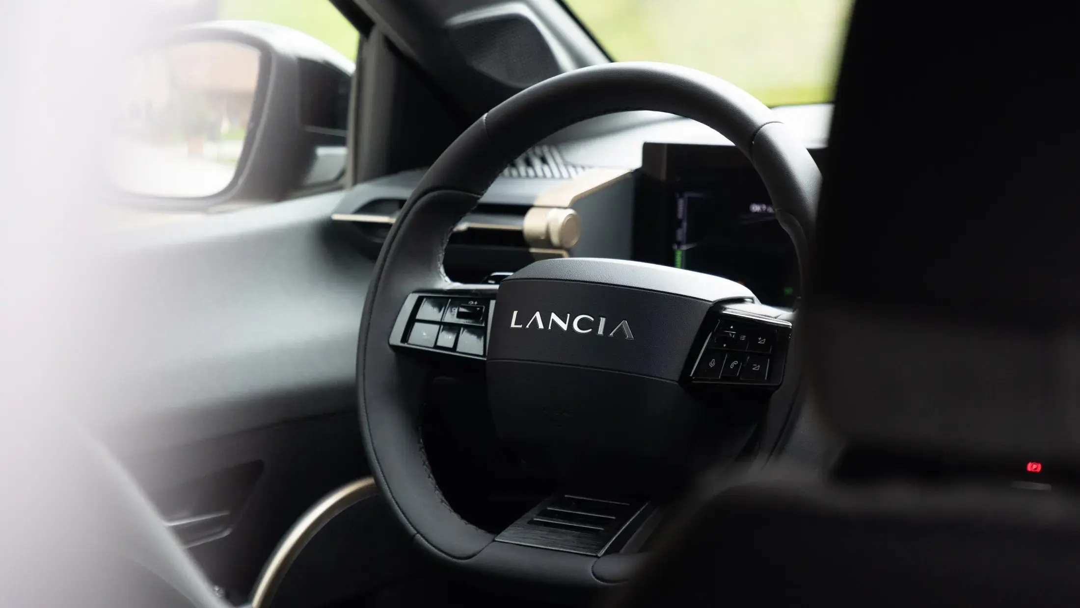 lancia ypsilon MEHV