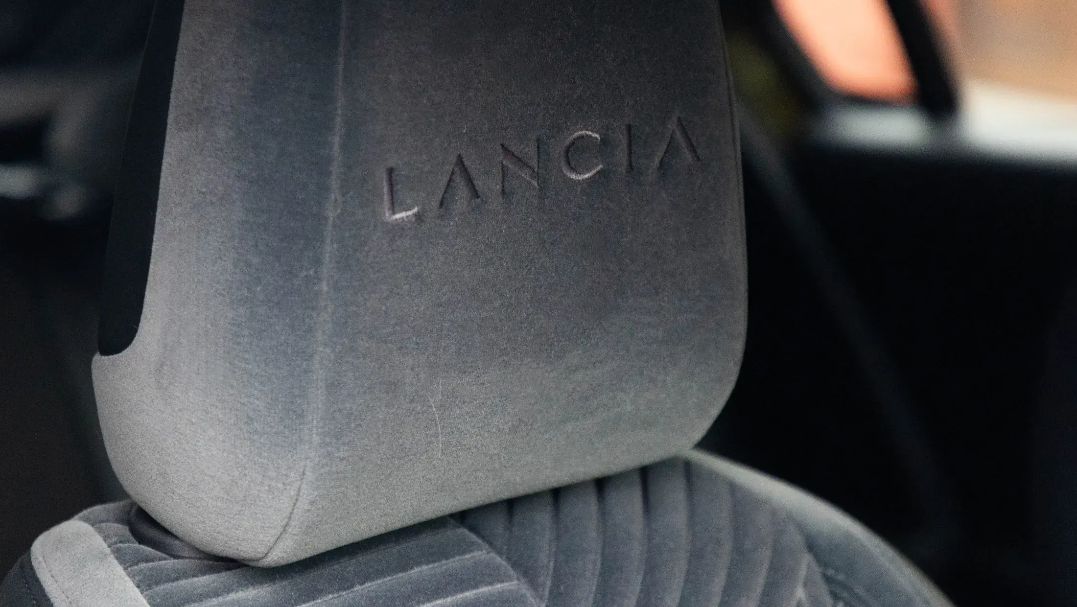 lancia ypsilon MEHV