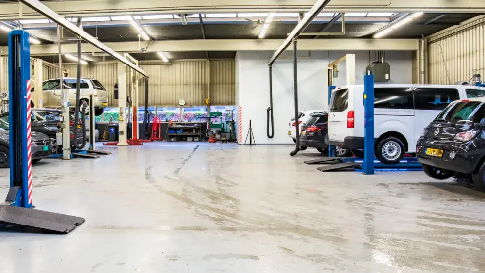 De werkplaats van onze garage in Aalsmeer