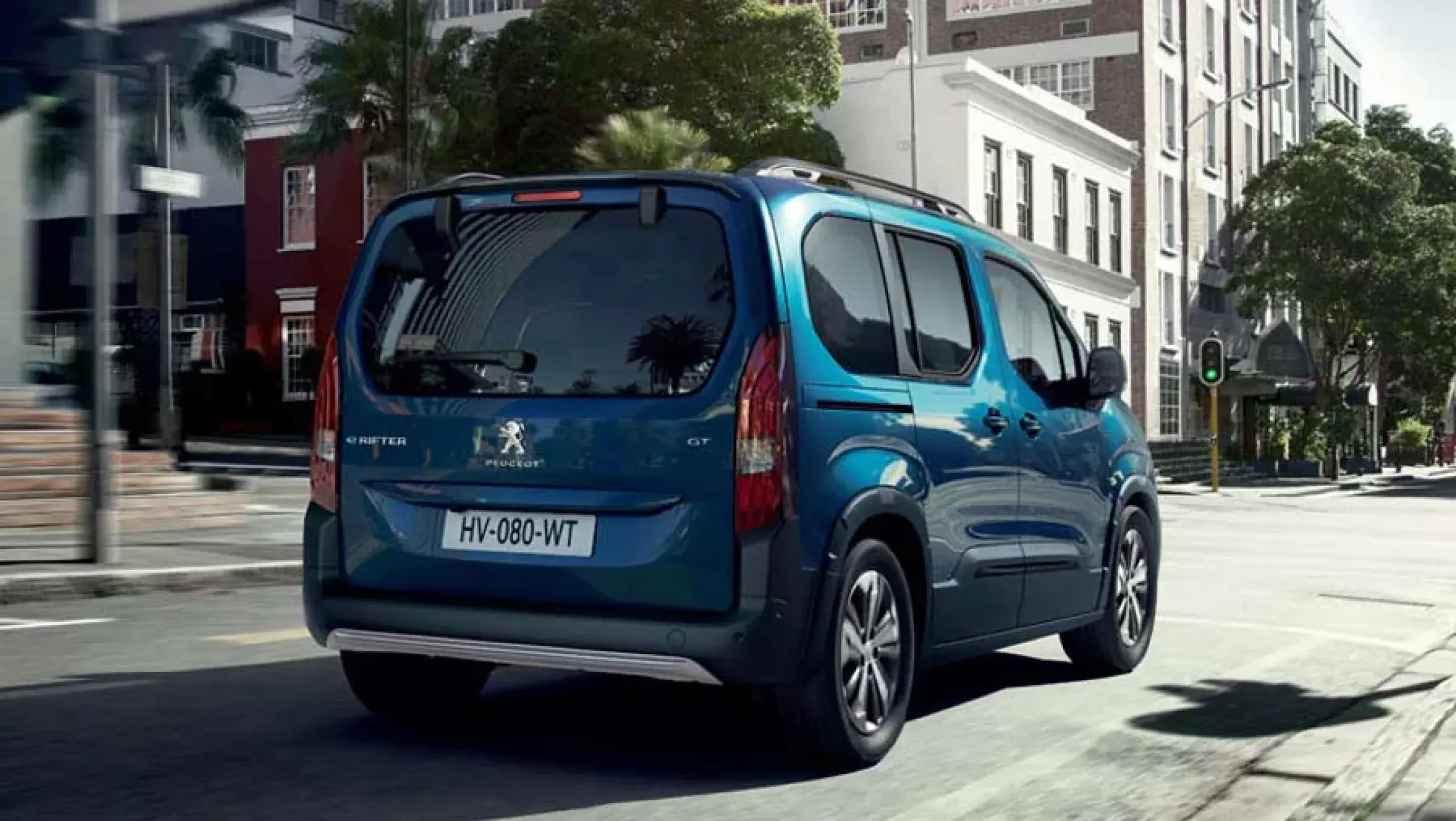 Peugeot e-Rifter achterkant